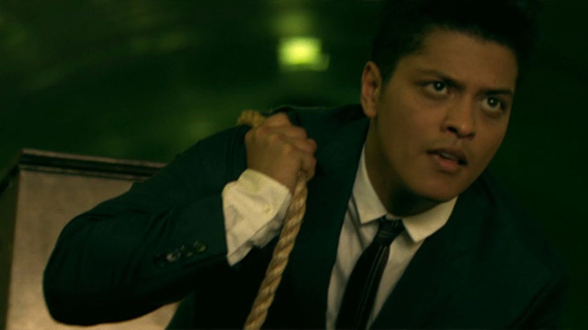 Bruno Mars - Grenade [Official Music Video] bg sub HD